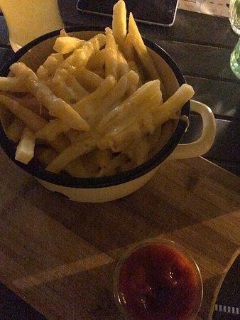Srodmiescie Pub