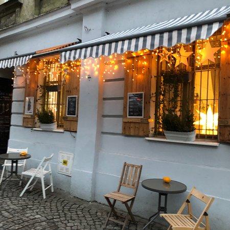 Absurdalia Cafe